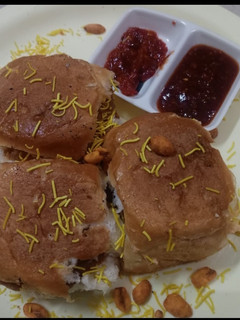 કચ્છી દાબેલી (Kutchhi Dabeli Recipe In Gujarati) રેસીપી મુખ્ય ફોટો