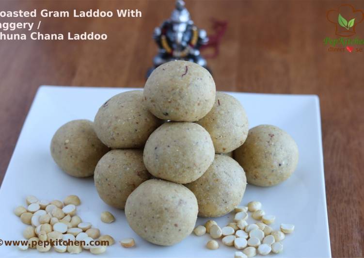 Roasted Gram Laddu With Jaggery / Bhuna Chana Ladoo