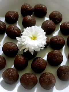 গুড়ের নাড়ু (gurer nadu recipe in Bengali) রেসিপির প্রধান ছবি