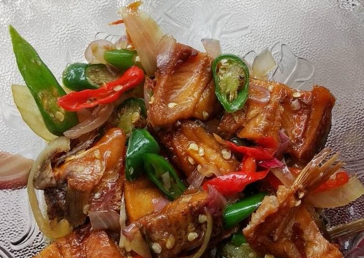 Resep Tumis (ikan asin) gabus pedas manis | Cara Buat Tumis (ikan asin) gabus pedas manis Yang Bikin Ngiler
