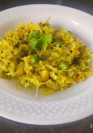 कॅबेज मटर (Cabbage matar recipe in hindi) रेसिपी मुख्य फोटो