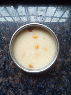 ரவை பாயாசம் (Ravai payasam recipe in tamil) செய்முறை முக்கிய புகைப்படம்