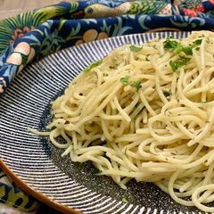 Aglio e Olio Spaghetti A picture of Aglio e Olio Spaghetti.