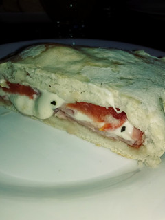 Una foto de Calzone súper fácil