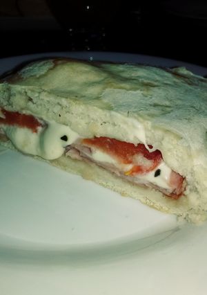 Una foto de Calzone súper fácil