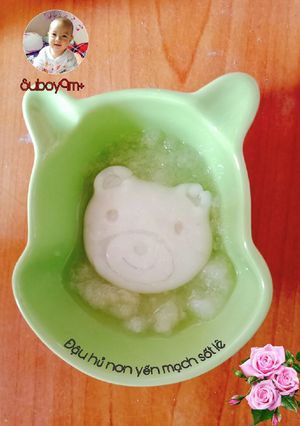 Hình của món Đậu hủ non yến mạch sốt lê cho bé ăn dặm.