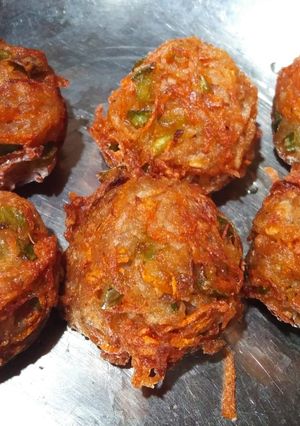 A picture of Mix veg cheese pakoda.