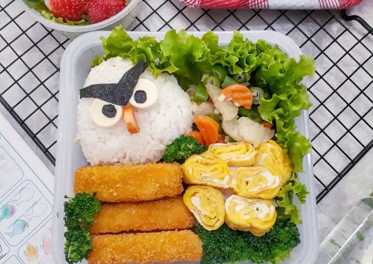 Cara Mudah Membuat Angry Bird in Lunch Box Bikin Ngiler