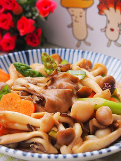素蠔油炒三菇 的食譜成品照片