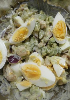 Una foto de Ensalada de Pollo y mix verduras