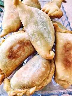 Una foto de Empanadas de jamón y queso fritas