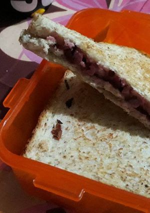 Foto resep Tuna Toast with Red Spinach