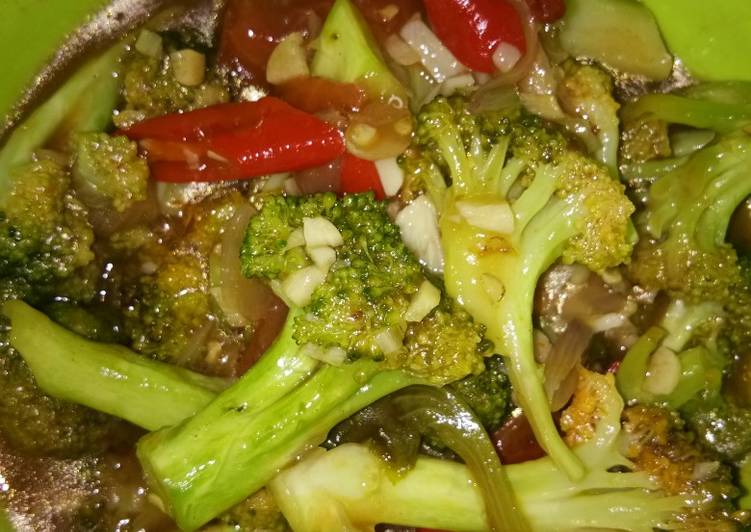 Bumbu memasak Brokoli saos tiram pedas ala anak kost yang enak