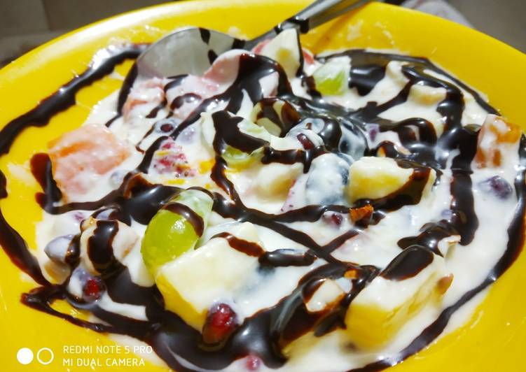 Recipe: Yummy Chocolaty Fruit Salad
