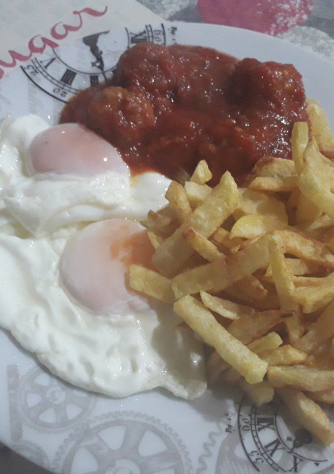 Una foto de Plato combinado