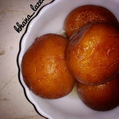 A picture of Gulab jamun.