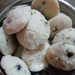 A picture of Masala idli.