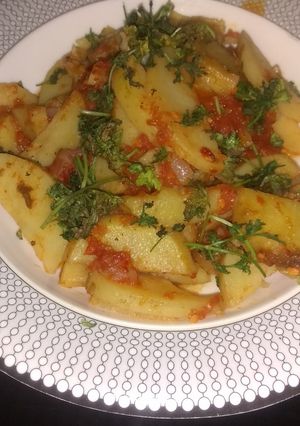 A picture of Aloo ki tarkari.