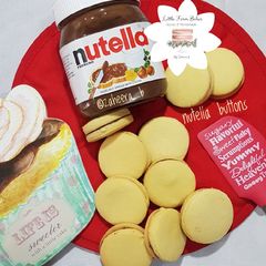 A picture of Nutella buttons biscuit.