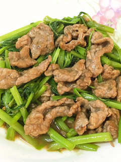 沙茶空心菜炒牛肉 的食譜成品照片