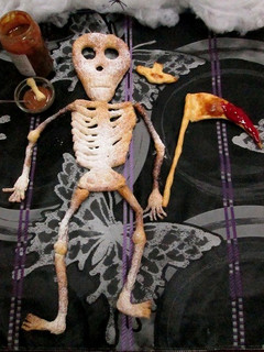 Una foto de Calavera de hojaldre con dulce de leche