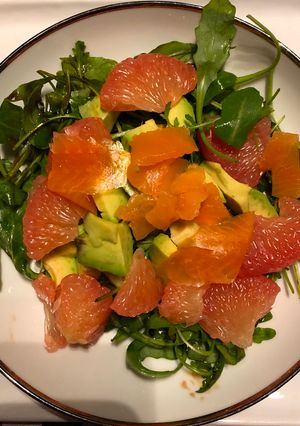 Une photo de Salade avocat-pamplemousse-saumon