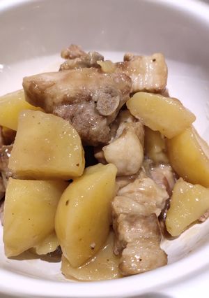 A picture of Pork Ribs in Potato.