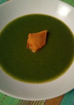 Una foto de Crema de verduras con perla de calabaza asada