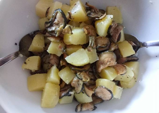 Potato and courgette salad