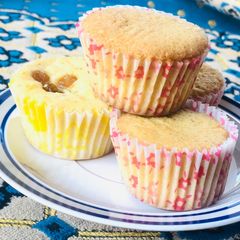 A picture of Vanilla Cupcakes.