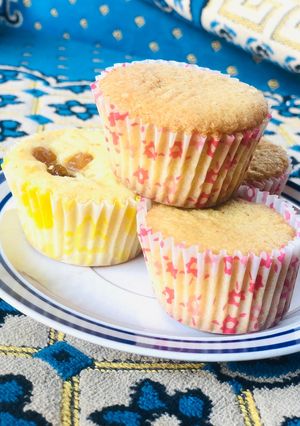 A picture of Vanilla Cupcakes.