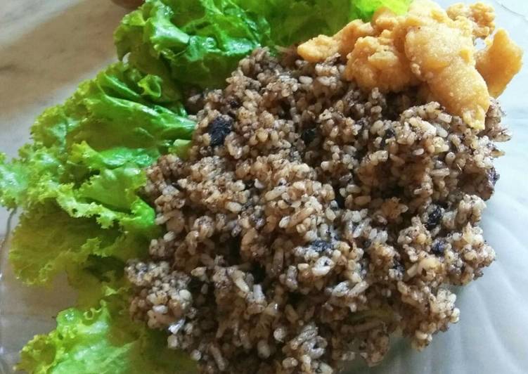 Resep Nasi goreng hitam bumbu kluwak, Enak Banget