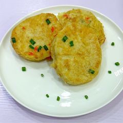 A picture of Yamarita (African egg coated fried yam).