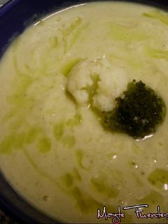 Una foto de Crema de coliflor y brócoli
