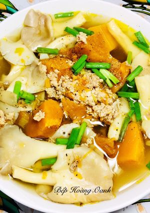 Hình của món Canh Bí Đỏ Nấu Nấm Thịt.
