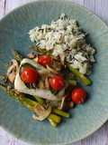 Pescada em papelote com funcho, espargos,cogumelos e manjericão