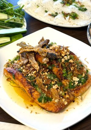 A picture of Vietnamese Grilled Salmon | Cá Hồi Nướng Mỡ Hành.