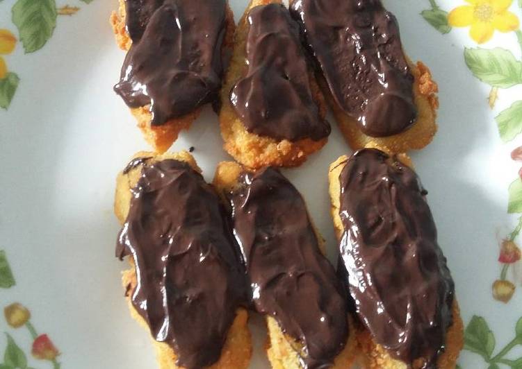 Banana nugget with dark choco