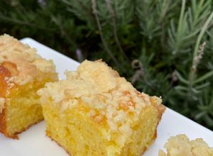 Una foto de Cuadrados de naranja 🍊 con crumble