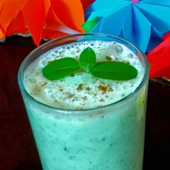 A picture of Cucumber Lassi.