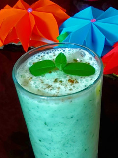 A picture of Cucumber Lassi.