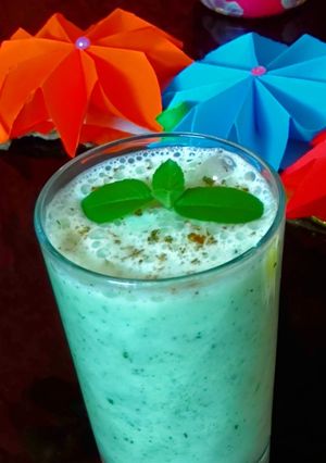A picture of Cucumber Lassi.