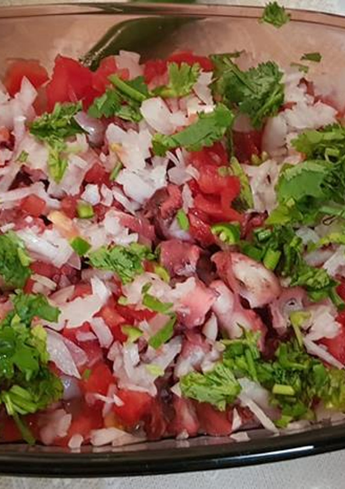 Una foto de Ensalada de pulpo mexicana