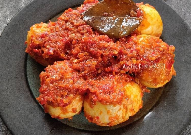 Masakan Populer Telur Balado Bumbu Bali Ala Warteg