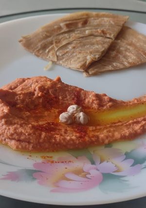 A picture of Chilli Tomato Hummus.