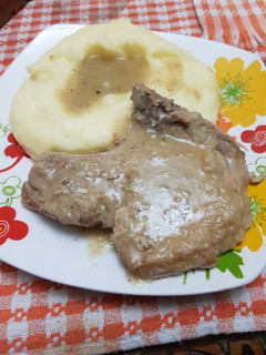 Una foto de Chuleta de cerdo con salsa de pan