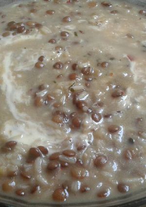 Una foto de Lentejas con arroz y queso súper fácil👌😉😆