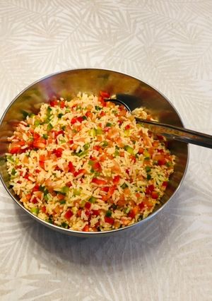 Una foto de Salpicón de pimientos, tomates y arroz