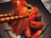 Una foto de kimchi estilo asiático
