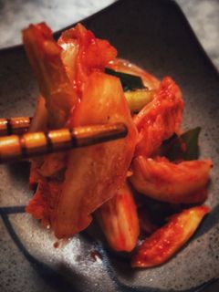 Una foto de Kimchi de col china